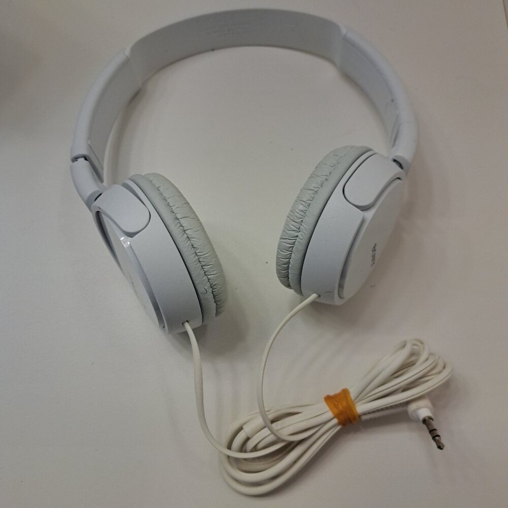 Sony Lightweight Quality Wired Headphones White